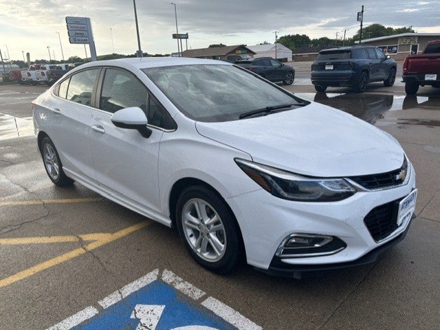 2017 Chevrolet Cruze — interior view